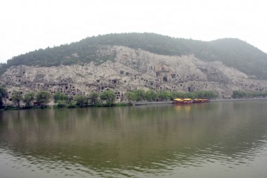 Επίσκεψη στις Σπηλιές της πύλης του Δράκου | Visiting Longmen Grottoes